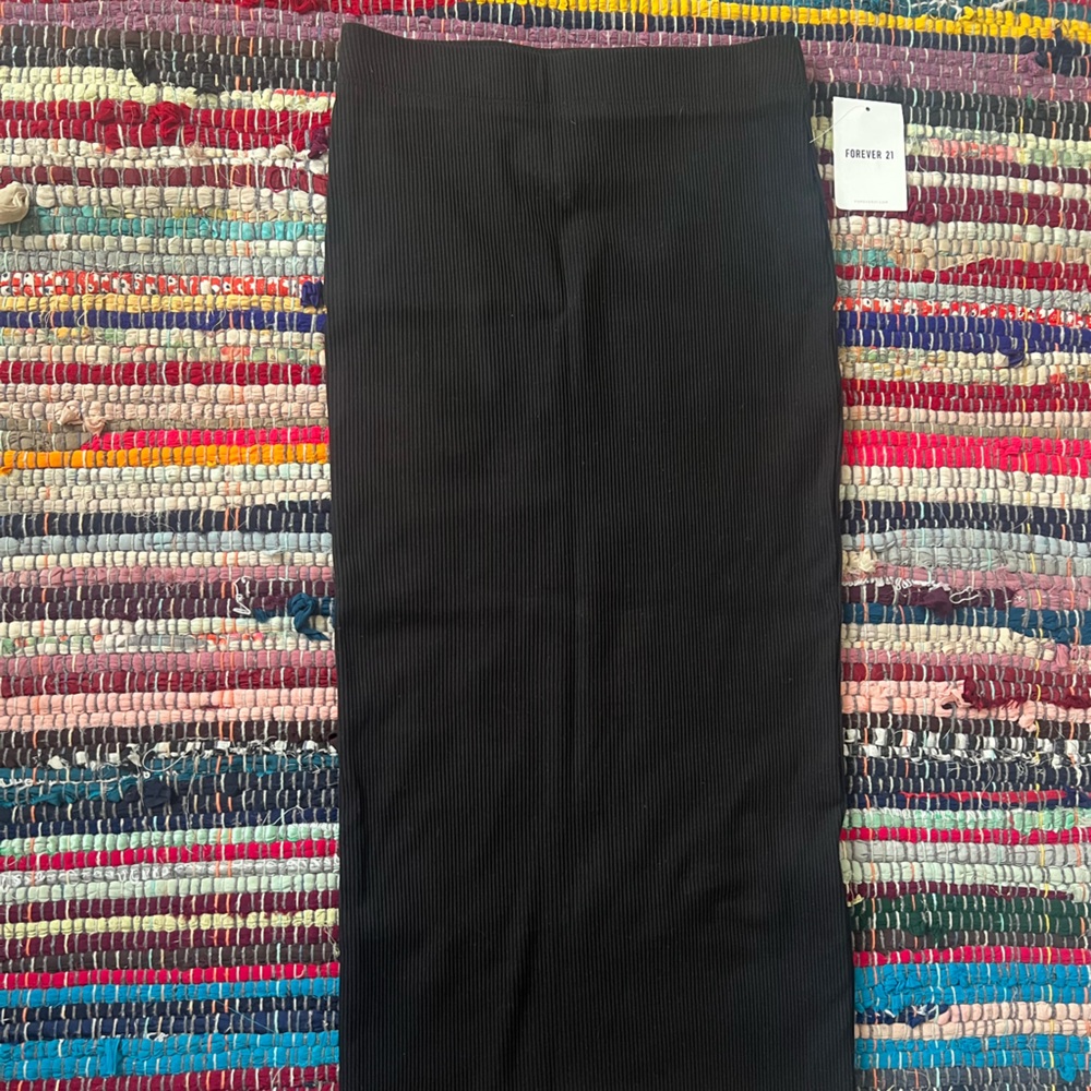 Forever 21 Black Midi Skirt - New With Tages NWT